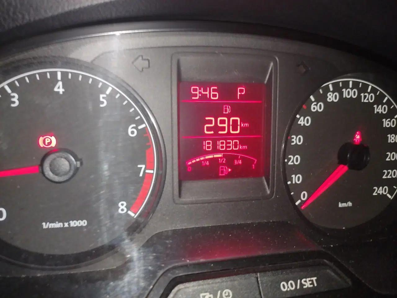 Volkswagen Jetta 2013 1.6L Automatic Comfort Model — миниатюра 13