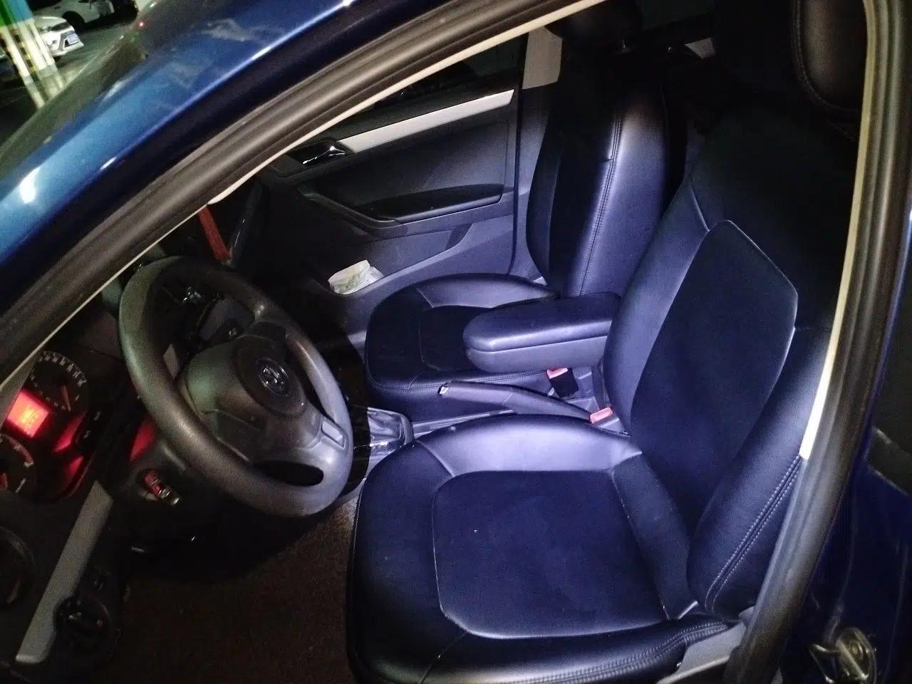 Volkswagen Jetta 2013 1.6L Automatic Comfort Model — миниатюра 16