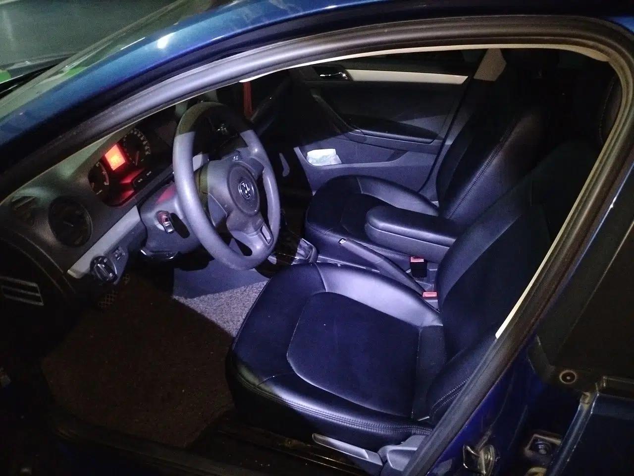 Volkswagen Jetta 2013 1.6L Automatic Comfort Model — миниатюра 17