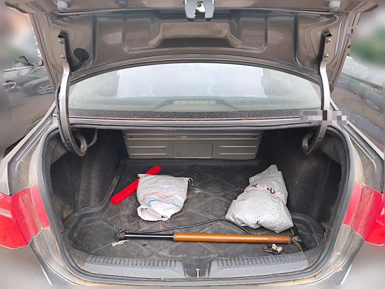 Volkswagen Jetta 2013 1.4L Manual Comfort Model — миниатюра 20