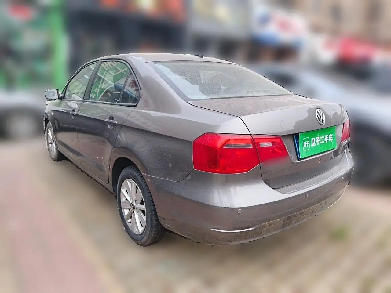 Volkswagen Jetta 2013 1.4L Manual Comfort Model — миниатюра 4
