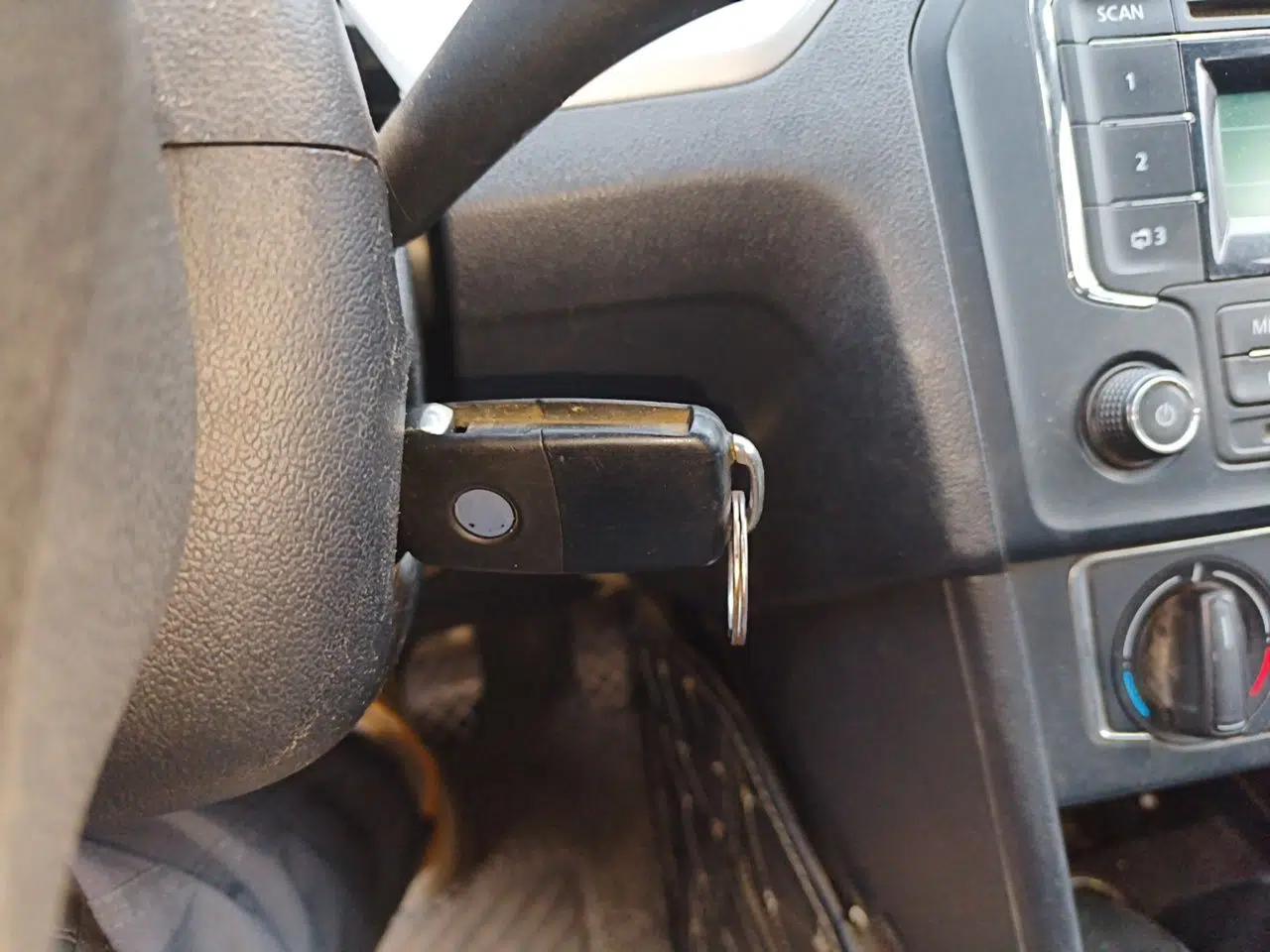 Volkswagen Jetta 2013 1.4L Manual Comfort Model — миниатюра 9