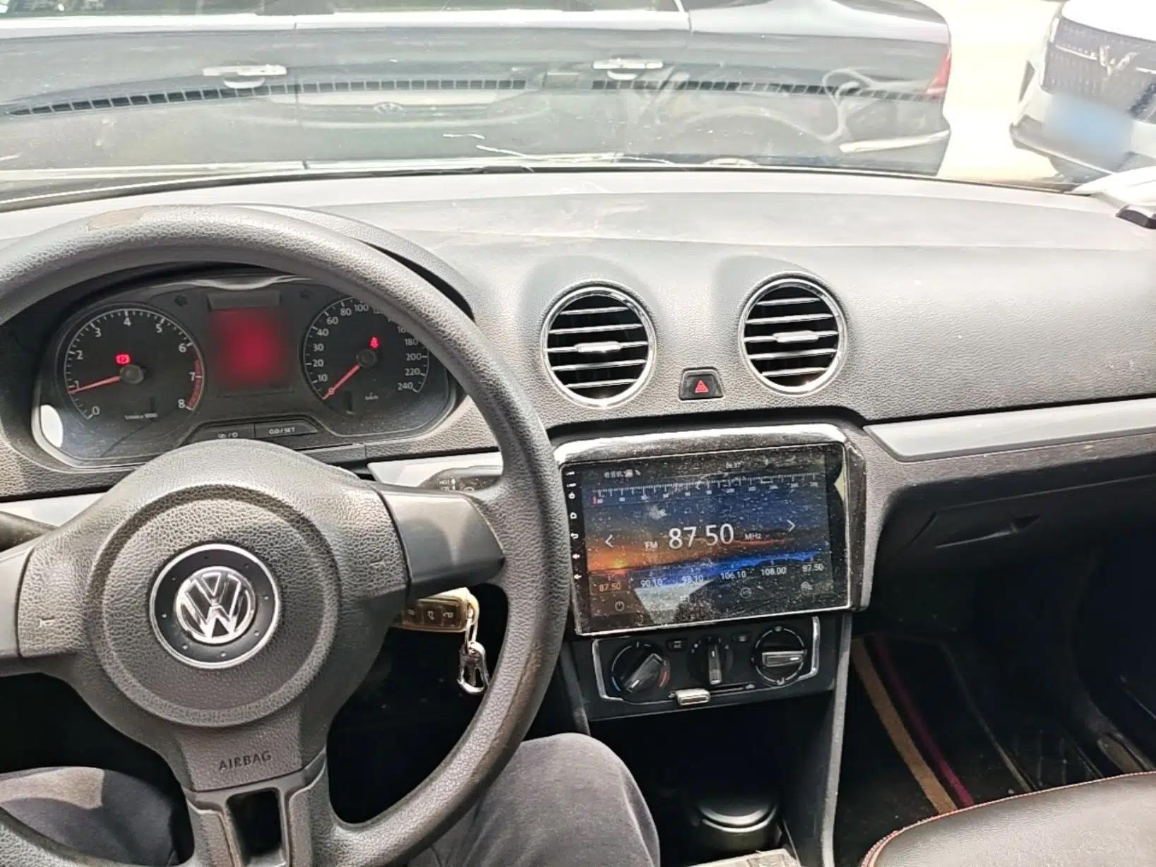 Volkswagen Jetta 2015 1.6L Manual Comfort Model — миниатюра 13