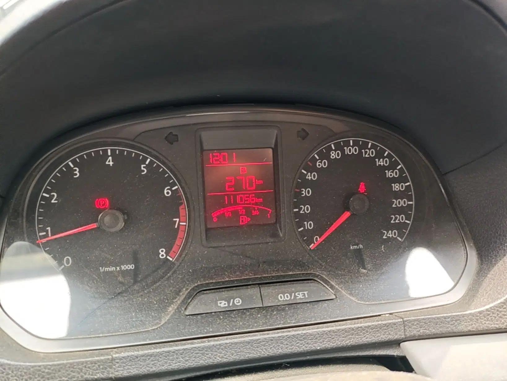 Volkswagen Jetta 2015 1.6L Manual Comfort Model — миниатюра 15