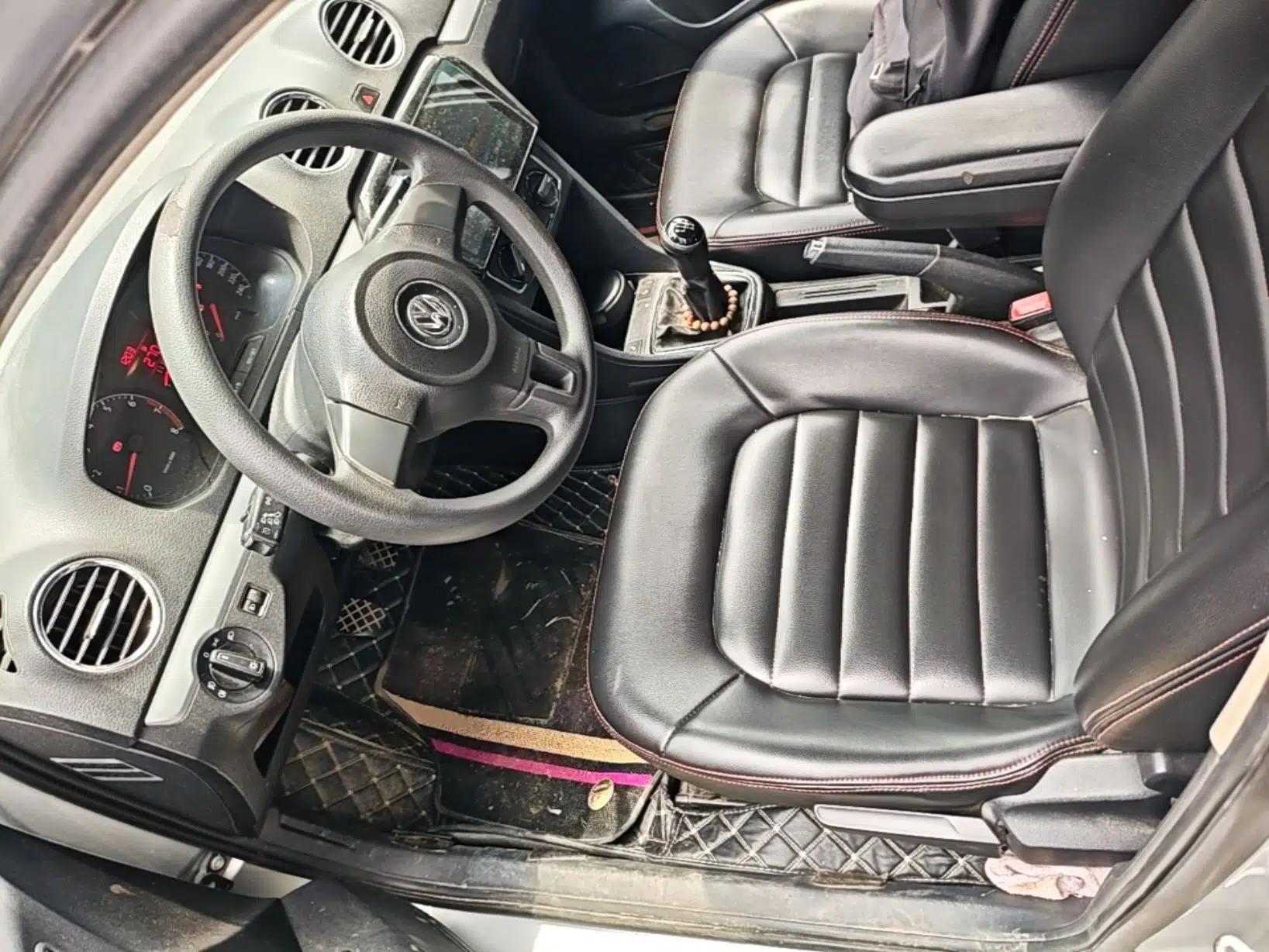 Volkswagen Jetta 2015 1.6L Manual Comfort Model — миниатюра 19