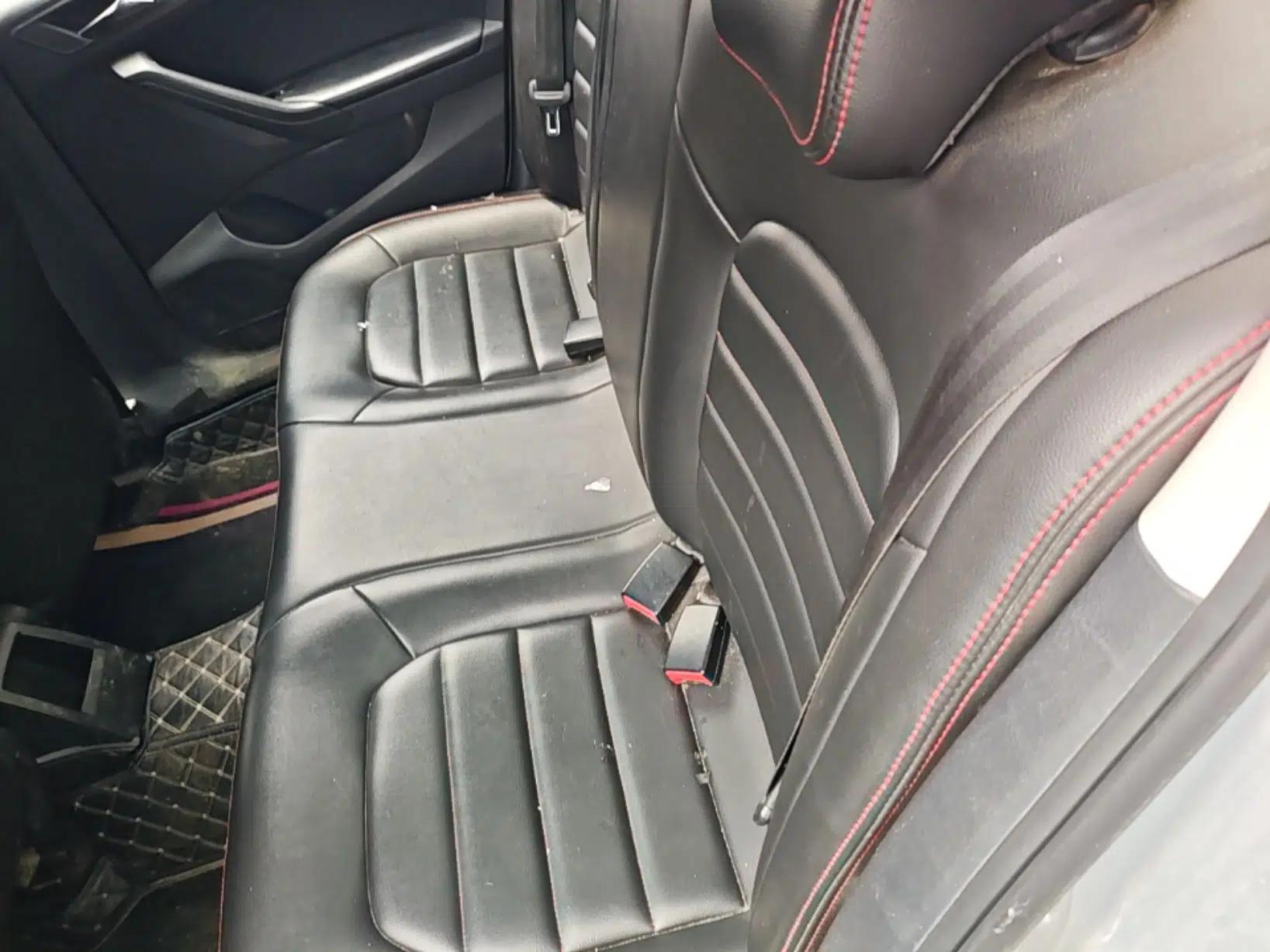 Volkswagen Jetta 2015 1.6L Manual Comfort Model — миниатюра 20