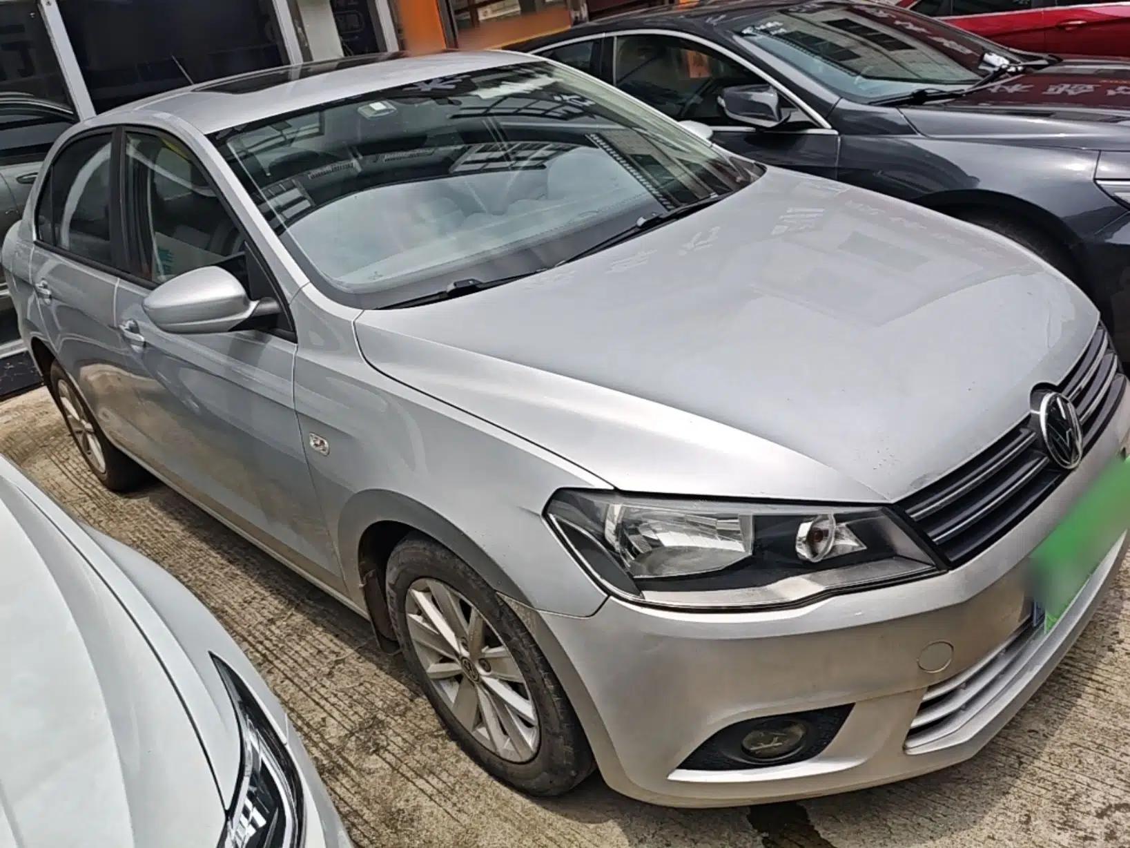 Volkswagen Jetta 2015 1.6L Manual Comfort Model — миниатюра 3