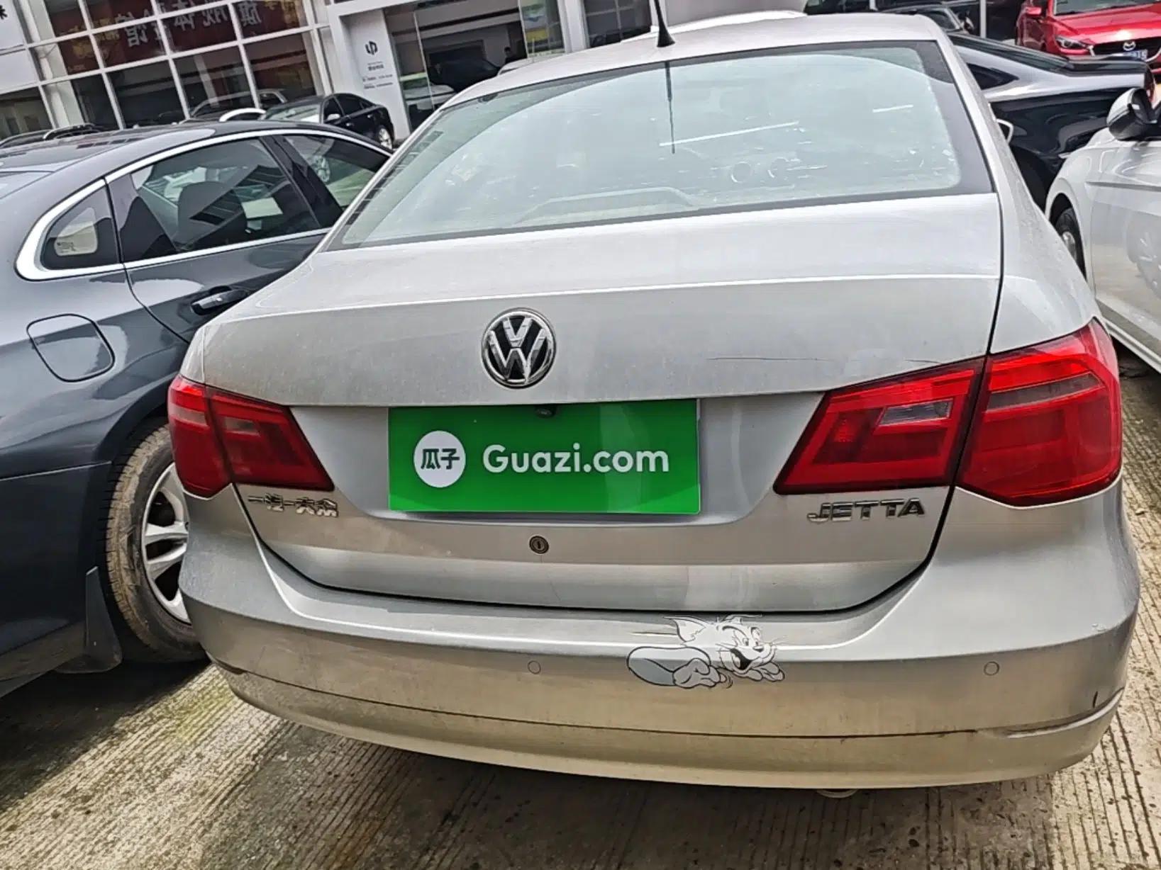 Volkswagen Jetta 2015 1.6L Manual Comfort Model — миниатюра 5