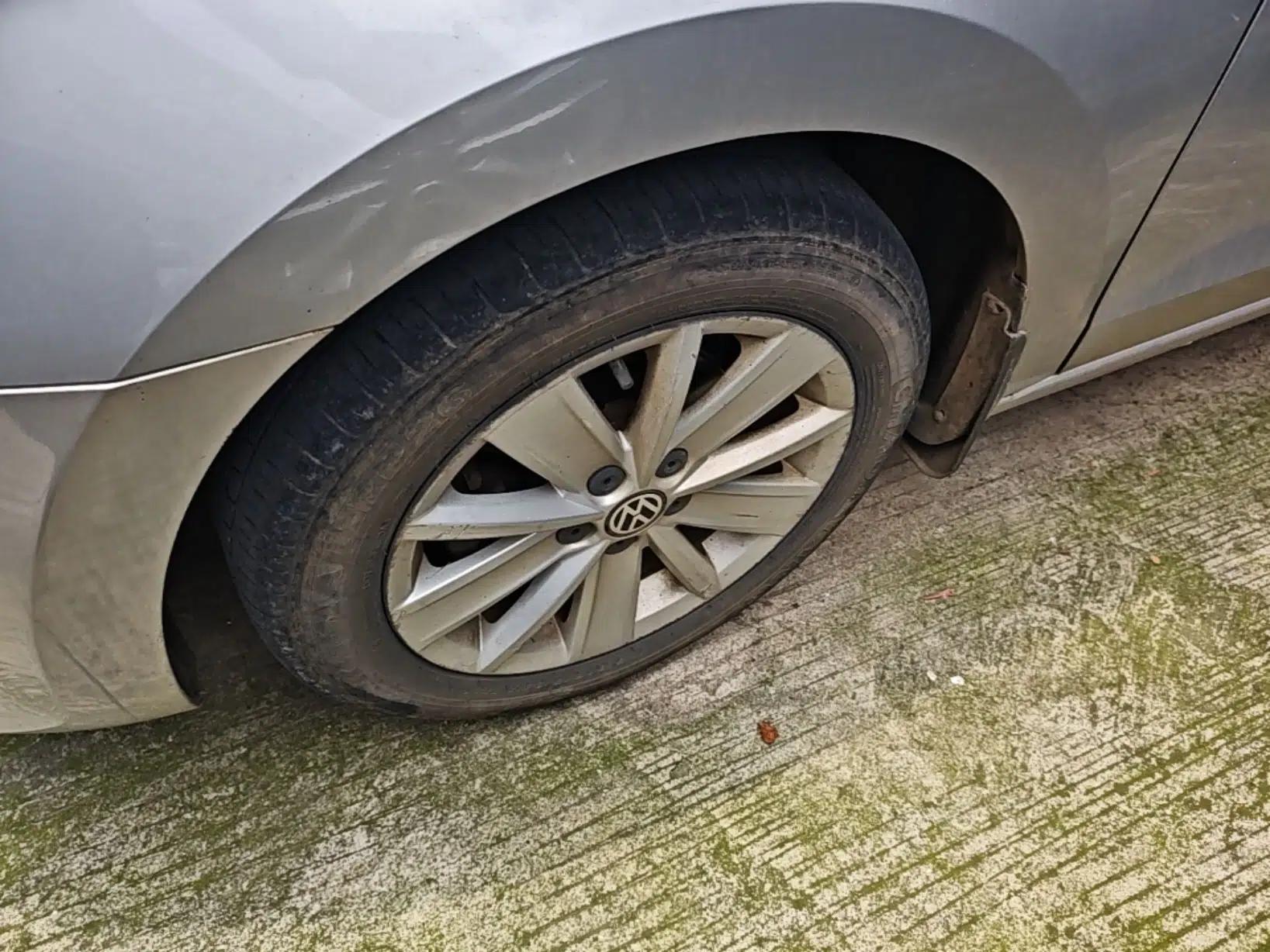 Volkswagen Jetta 2015 1.6L Manual Comfort Model — миниатюра 8