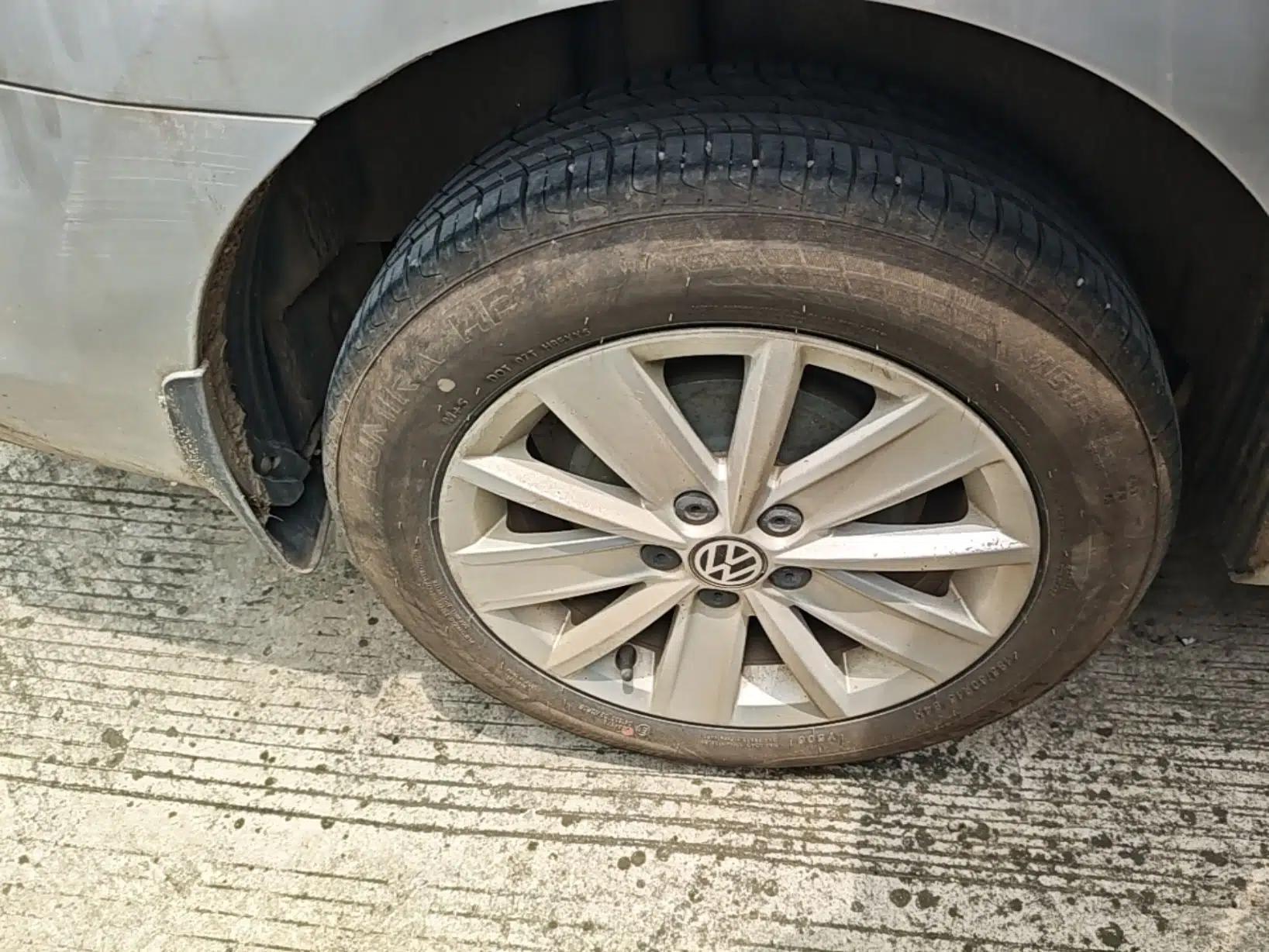 Volkswagen Jetta 2015 1.6L Manual Comfort Model — миниатюра 10