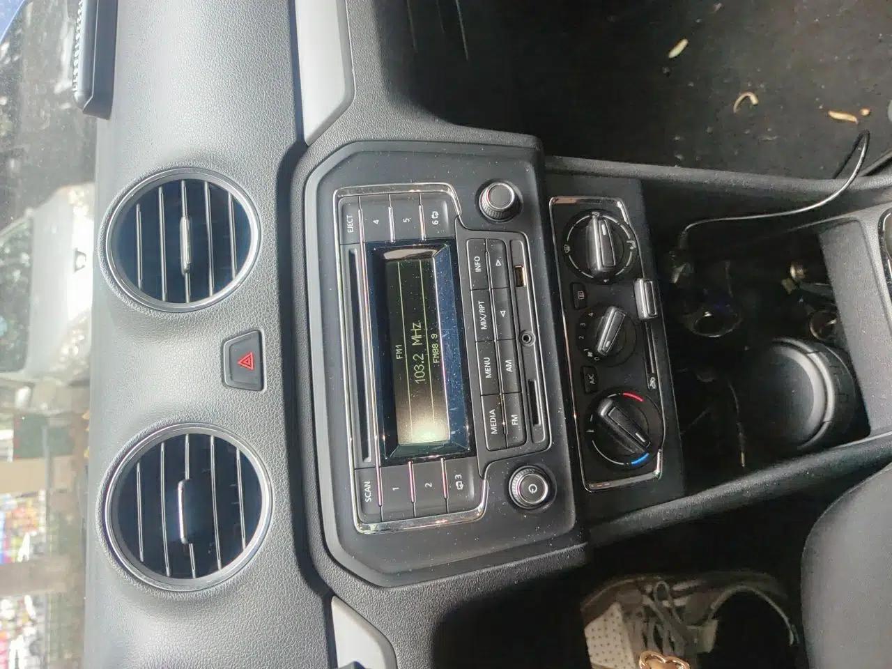 Volkswagen Jetta 2013 1.6L Manual Comfort Model — миниатюра 14