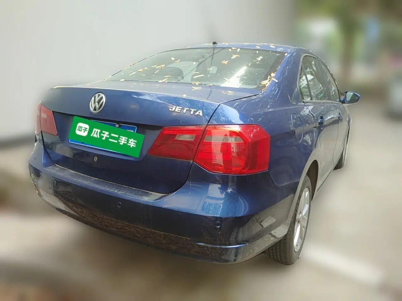 Volkswagen Jetta 2013 1.6L Manual Comfort Model — миниатюра 6