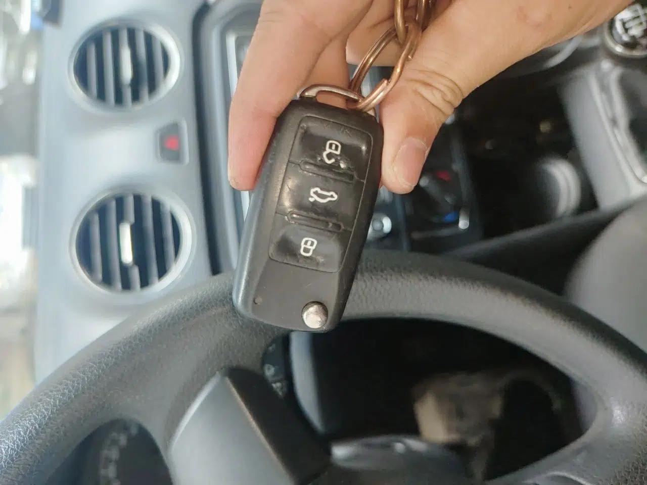 Volkswagen Jetta 2013 1.6L Manual Comfort Model — миниатюра 9