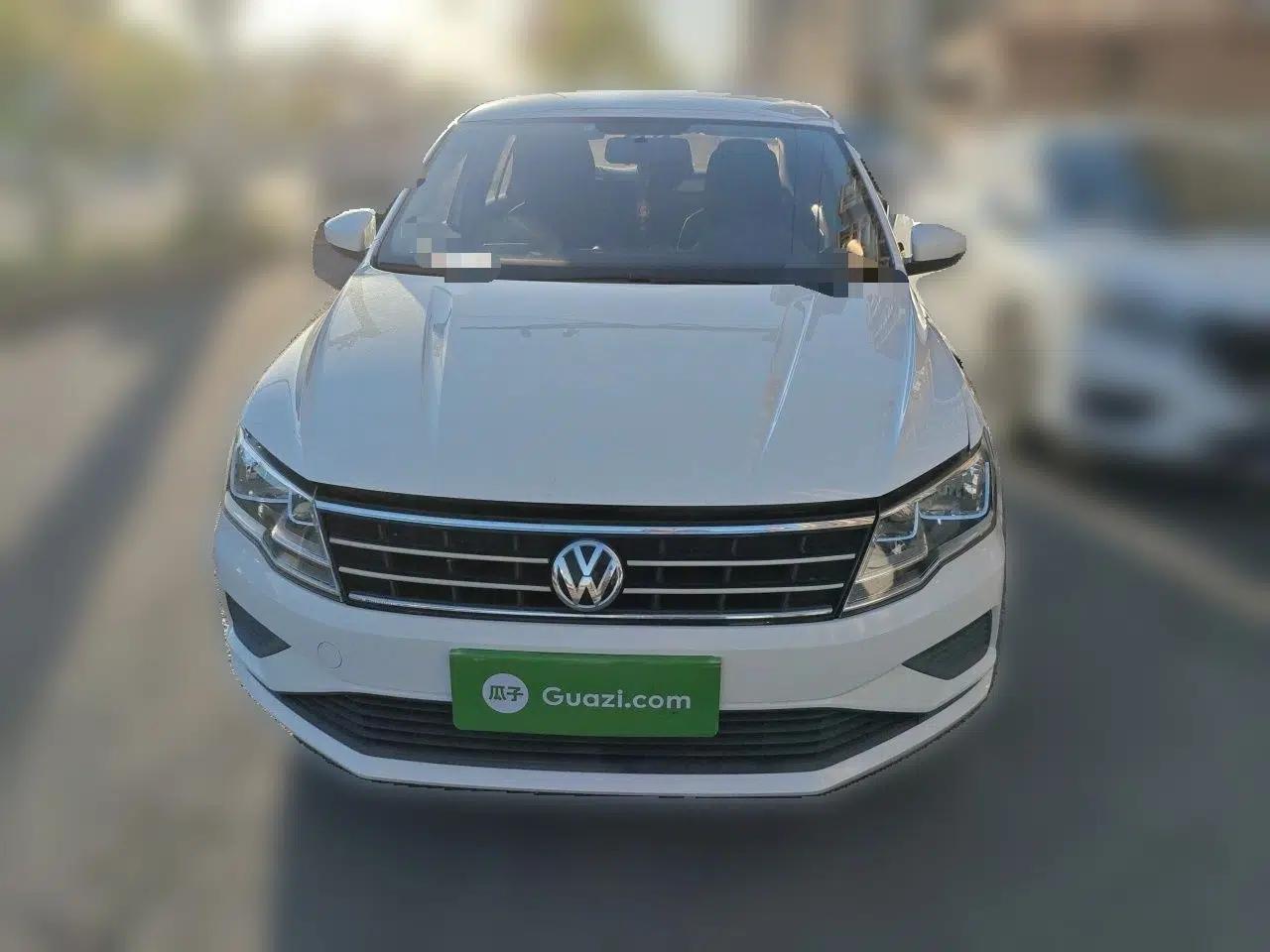 Volkswagen Jetta 2017 1.5L Manual Fashion Edition — миниатюра 2