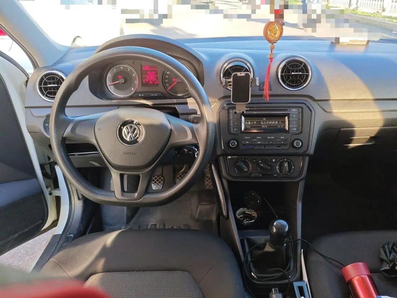 Volkswagen Jetta 2017 1.5L Manual Fashion Edition — миниатюра 11