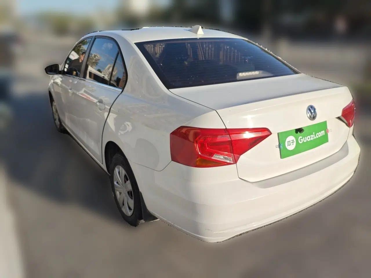 Volkswagen Jetta 2017 1.5L Manual Fashion Edition — миниатюра 4