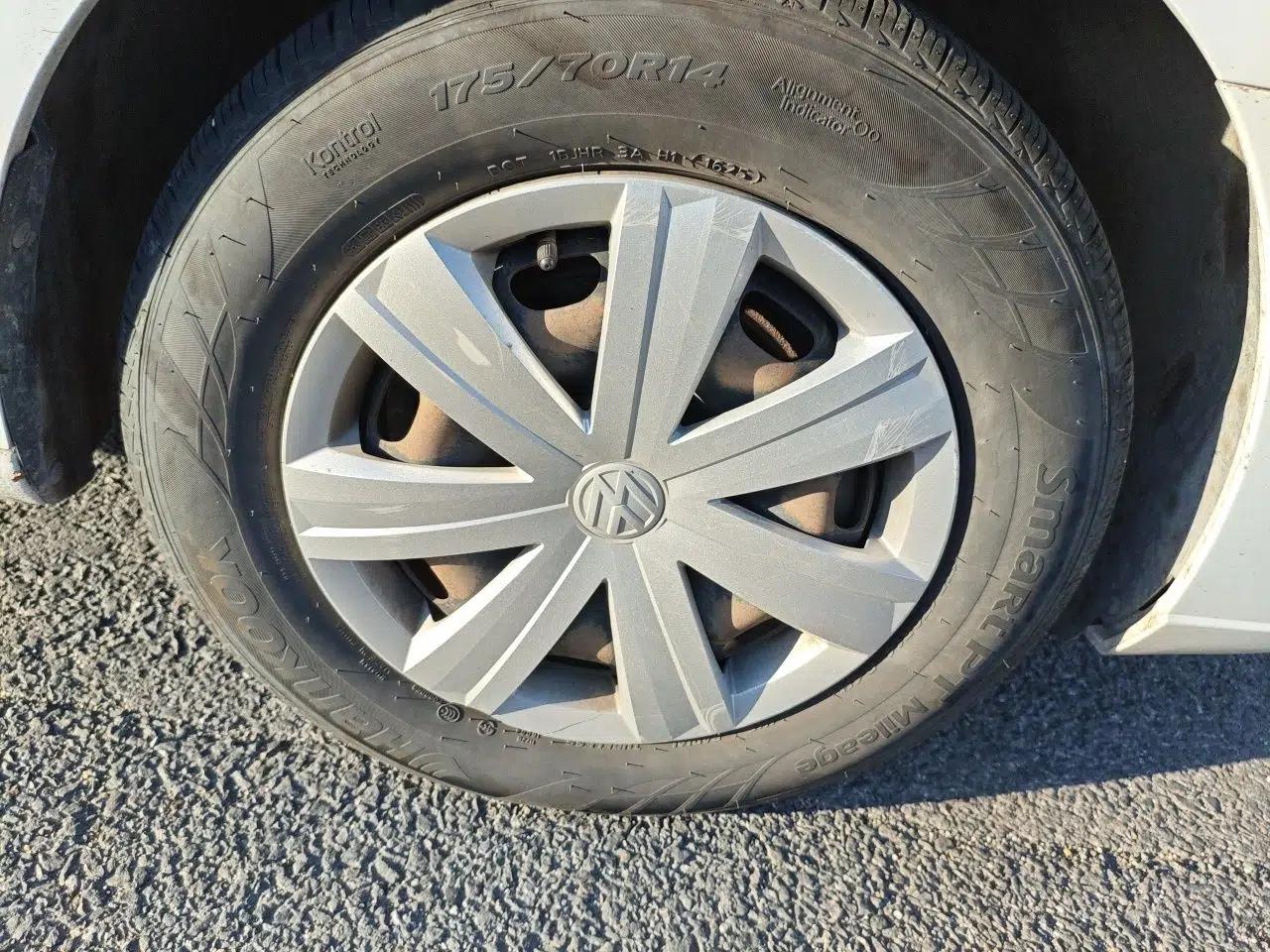 Volkswagen Jetta 2017 1.5L Manual Fashion Edition — миниатюра 8
