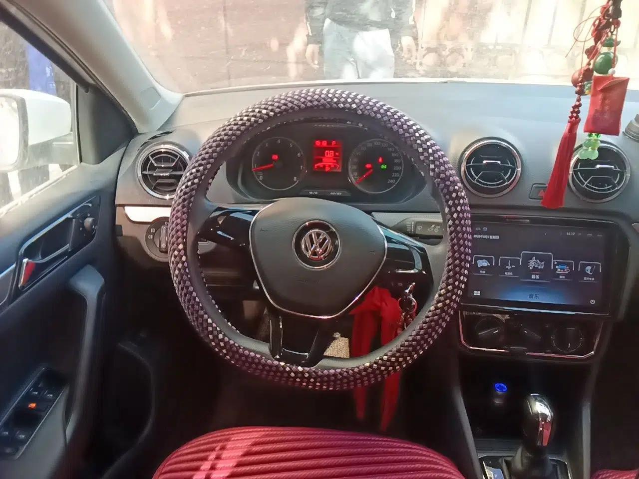 Volkswagen Jetta 2017 1.5L Automatic Comfort Model — миниатюра 11