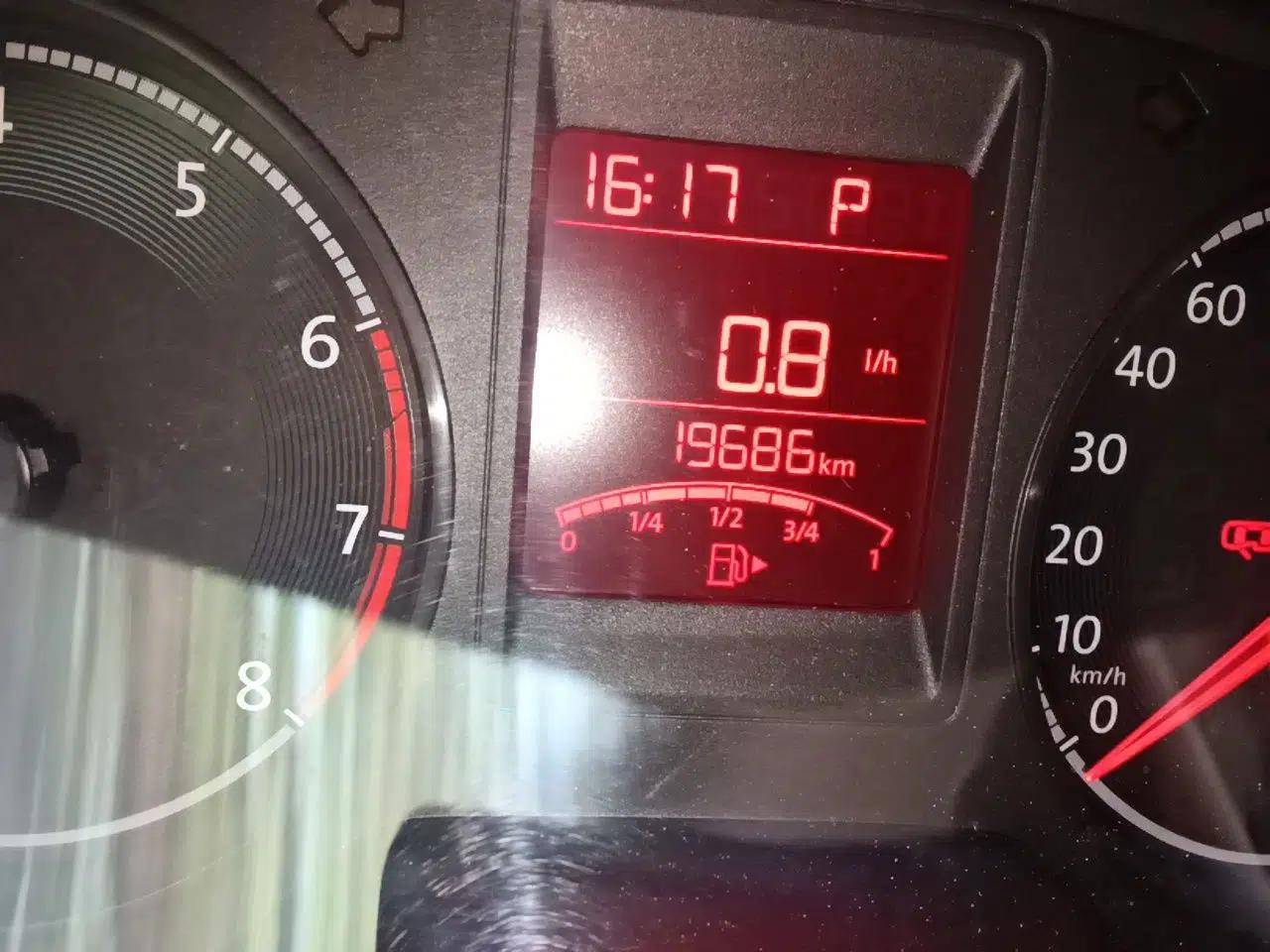 Volkswagen Jetta 2017 1.5L Automatic Comfort Model — миниатюра 13