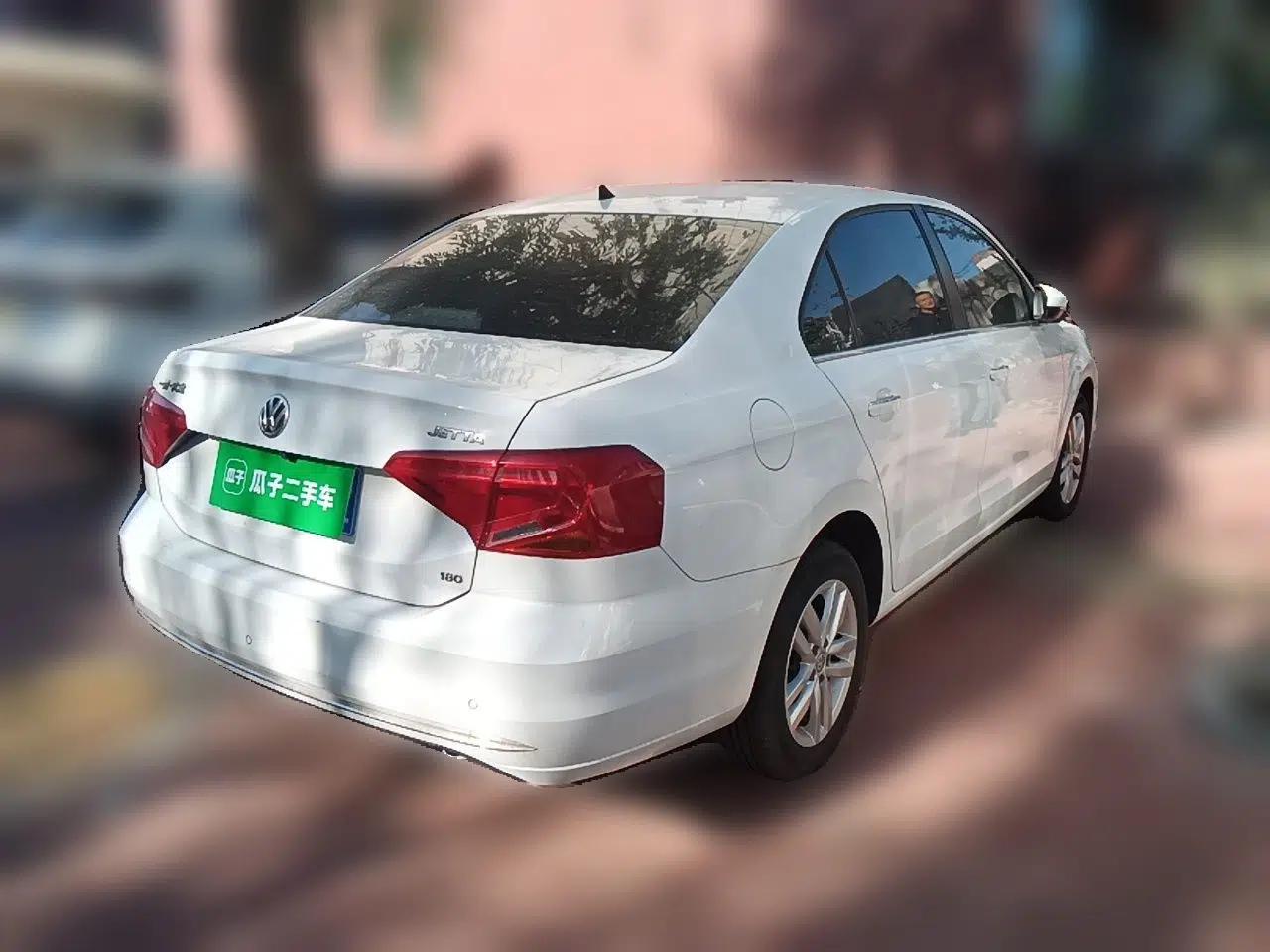 Volkswagen Jetta 2017 1.5L Automatic Comfort Model — миниатюра 6