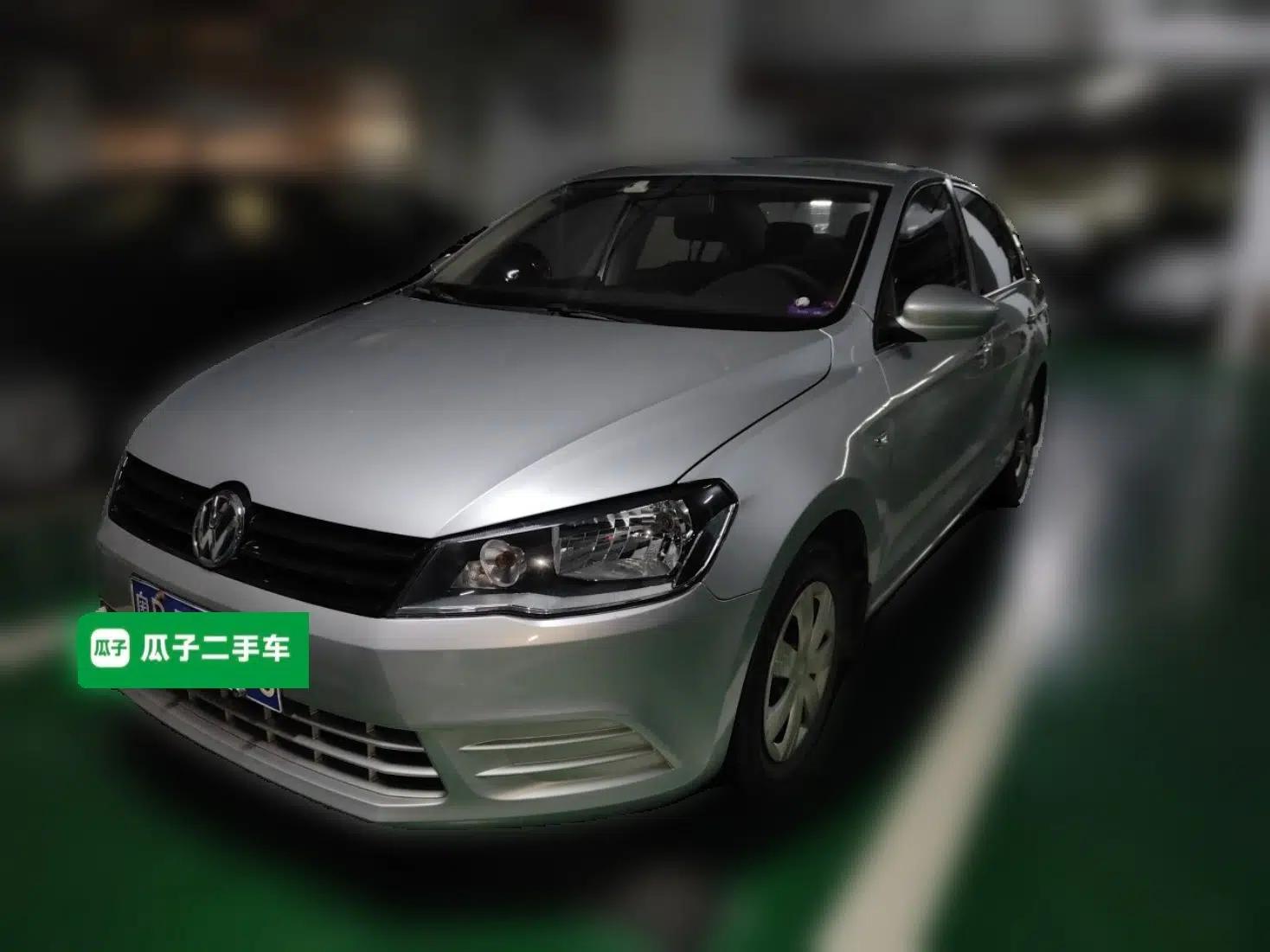 Volkswagen Jetta 2015 Value Edition 1.6L Manual Fashionable Style — миниатюра 1