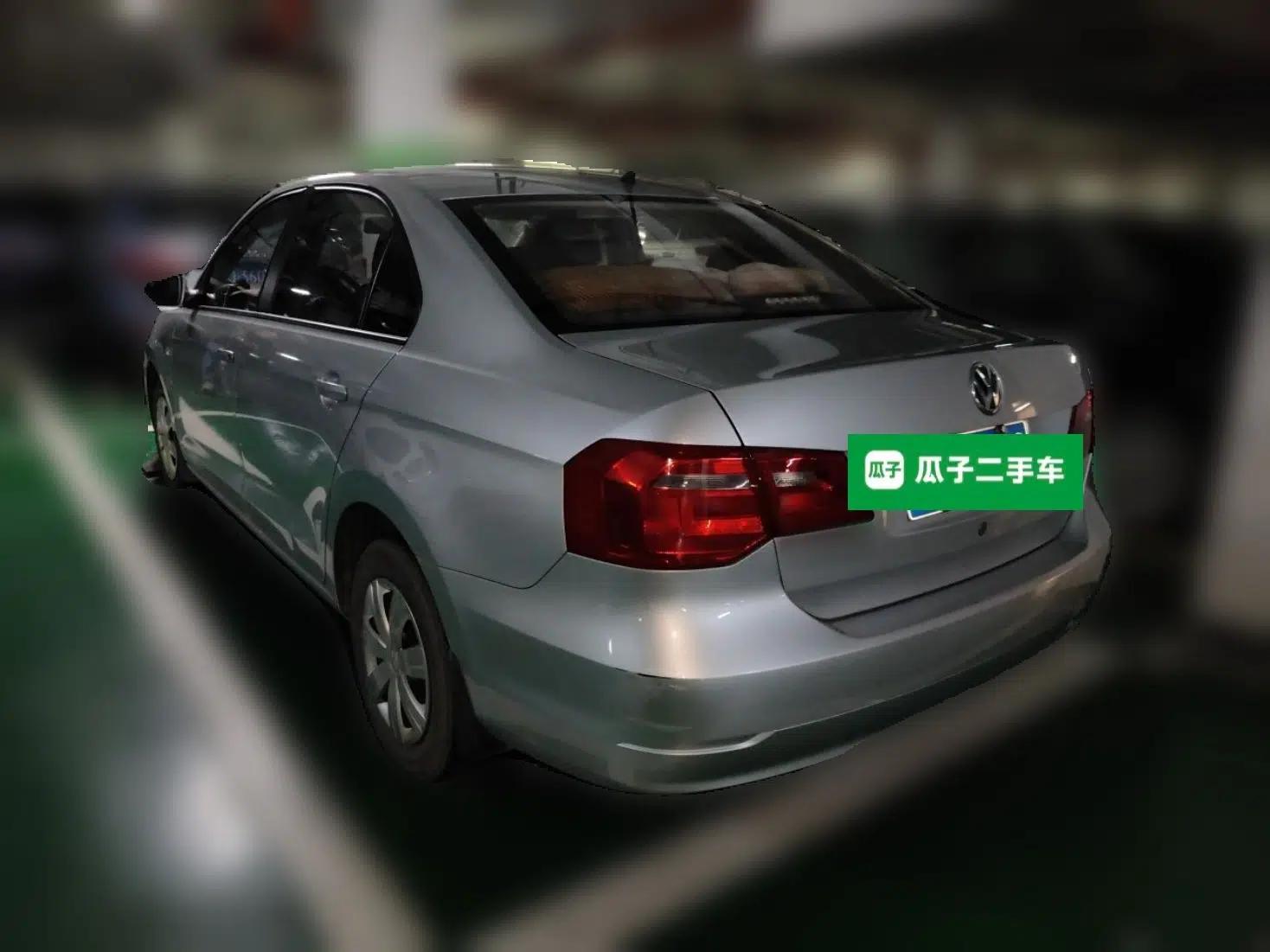 Volkswagen Jetta 2015 Value Edition 1.6L Manual Fashionable Style — миниатюра 4