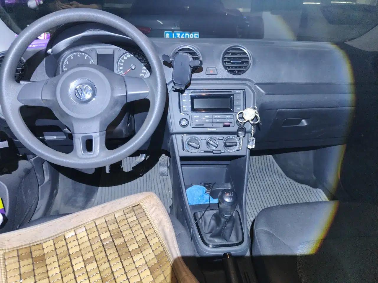 Volkswagen Jetta 2015 Value Edition 1.6L Manual Fashionable Style — миниатюра 10