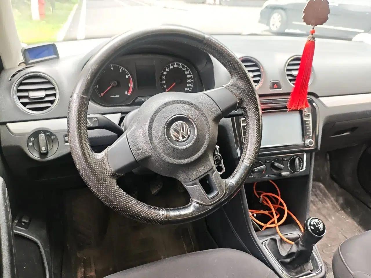 Volkswagen Jetta 2013 1.6L Manual Comfort Model — миниатюра 11