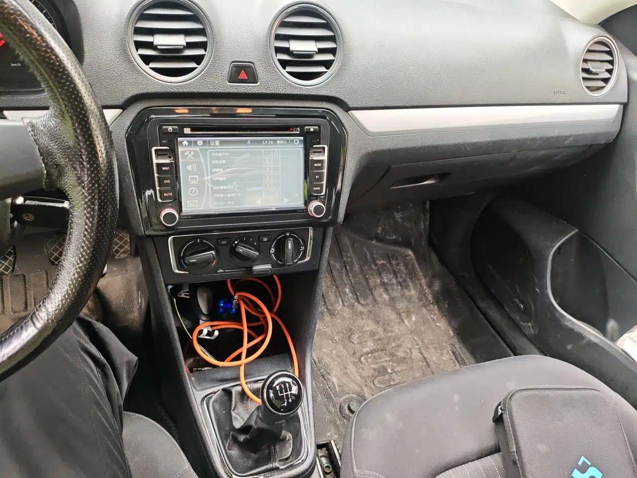 Volkswagen Jetta 2013 1.6L Manual Comfort Model — миниатюра 14