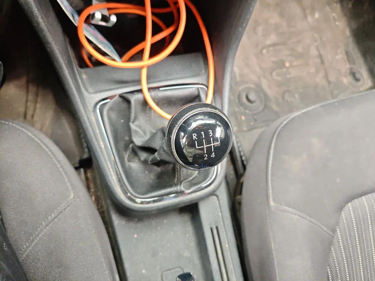 Volkswagen Jetta 2013 1.6L Manual Comfort Model — миниатюра 15