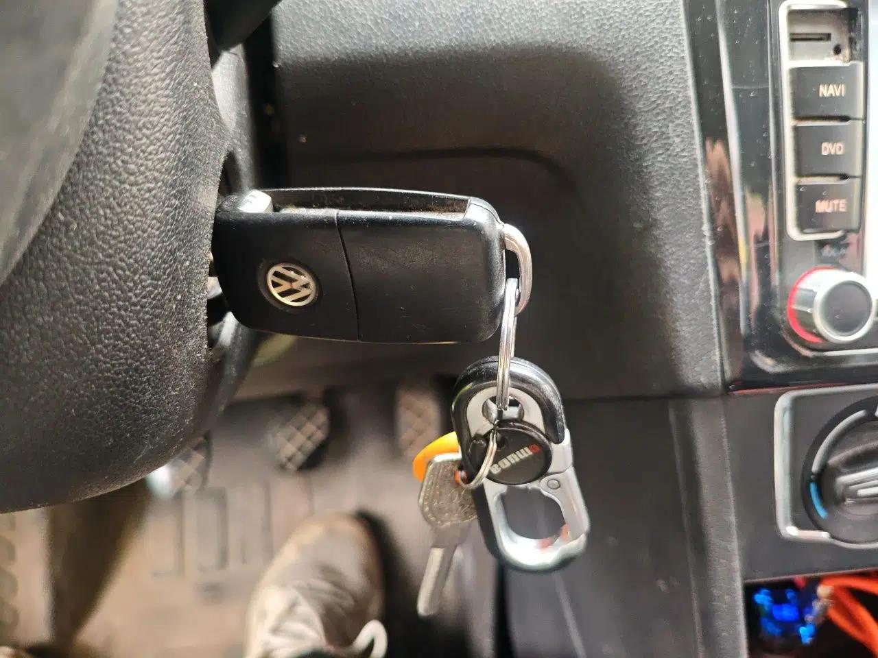Volkswagen Jetta 2013 1.6L Manual Comfort Model — миниатюра 9