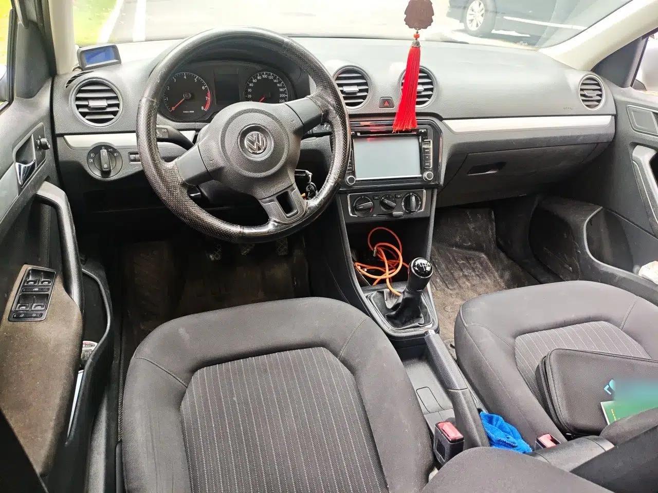 Volkswagen Jetta 2013 1.6L Manual Comfort Model — миниатюра 10