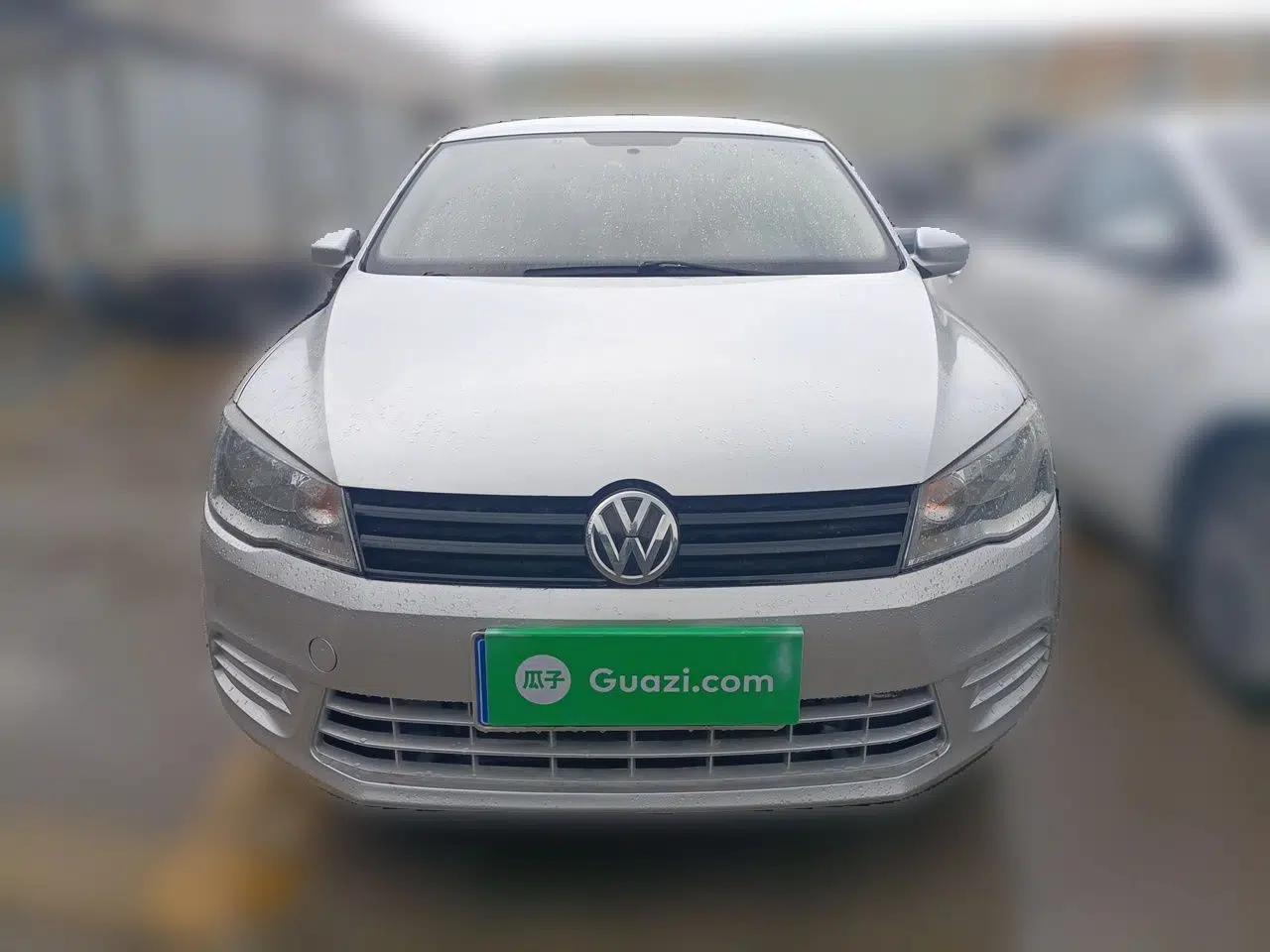 Volkswagen Jetta 2013 1.6L Manual Fashion Edition — миниатюра 2