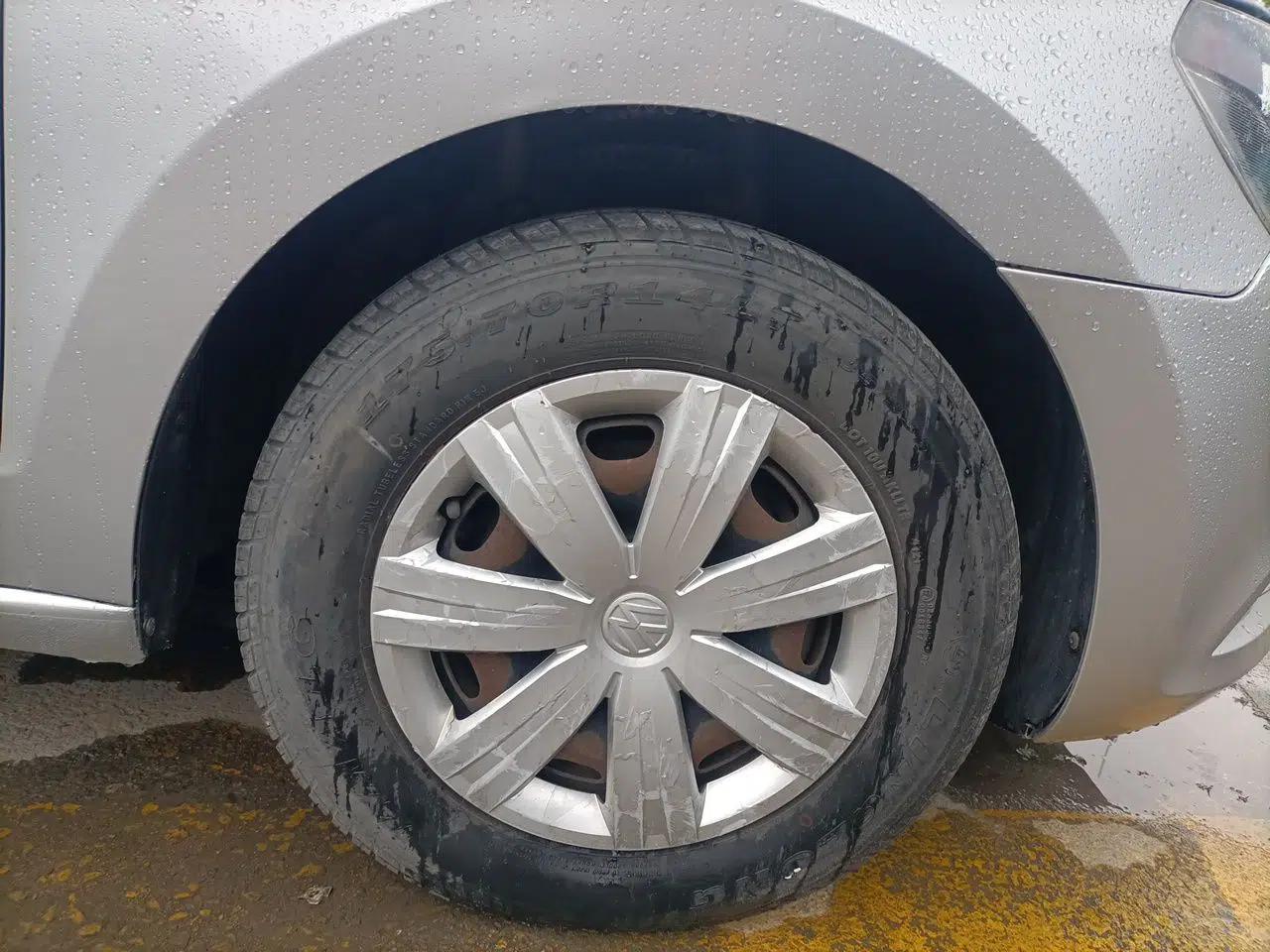 Volkswagen Jetta 2013 1.6L Manual Fashion Edition — миниатюра 8