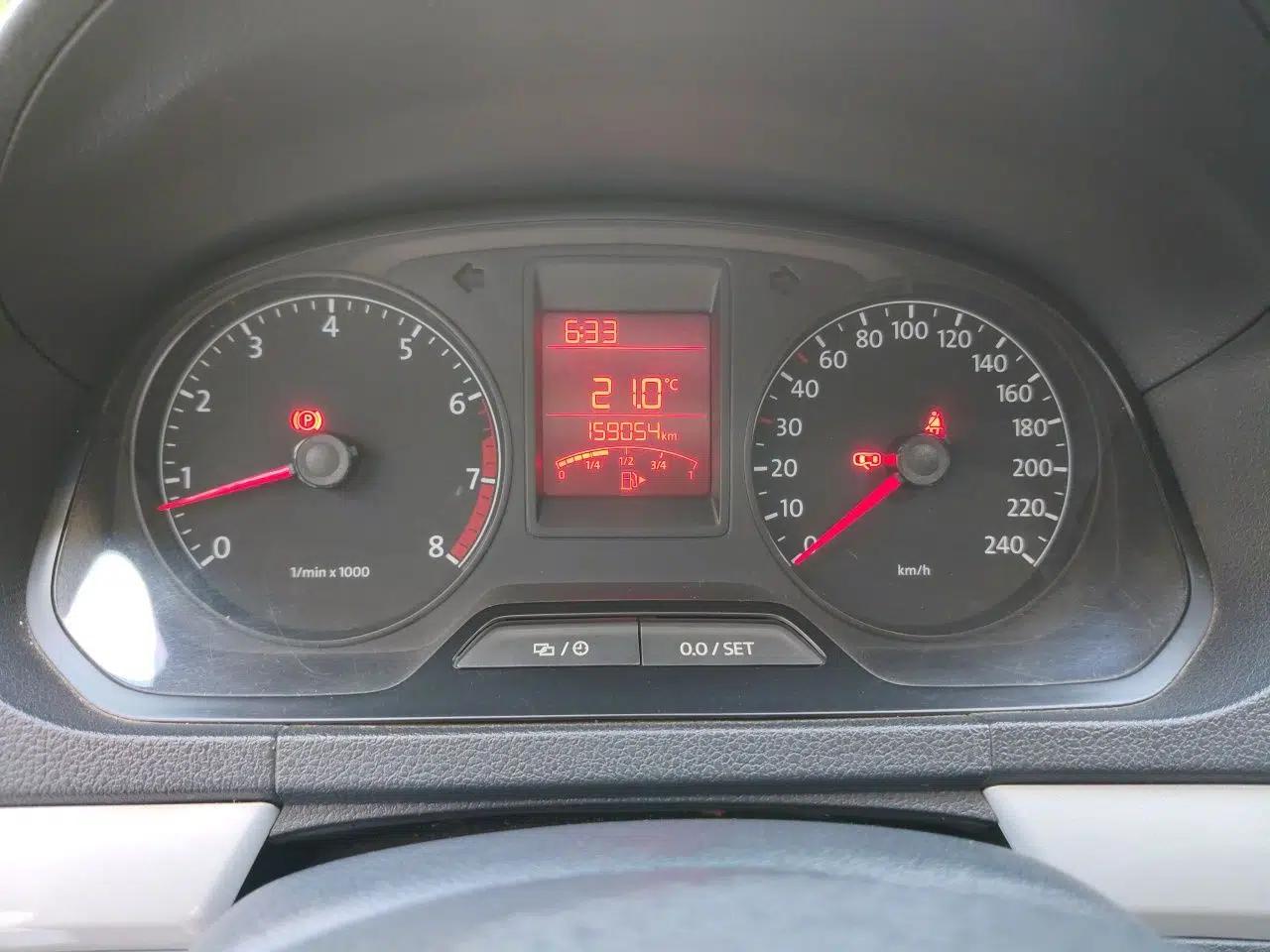 Volkswagen Jetta 2013 1.6L Manual Comfort Model — миниатюра 12