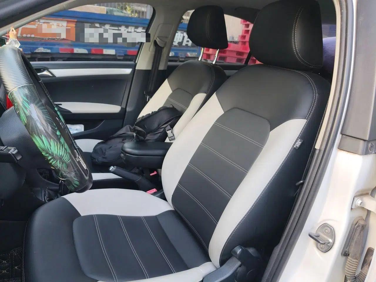 Volkswagen Jetta 2013 1.6L Manual Comfort Model — миниатюра 16