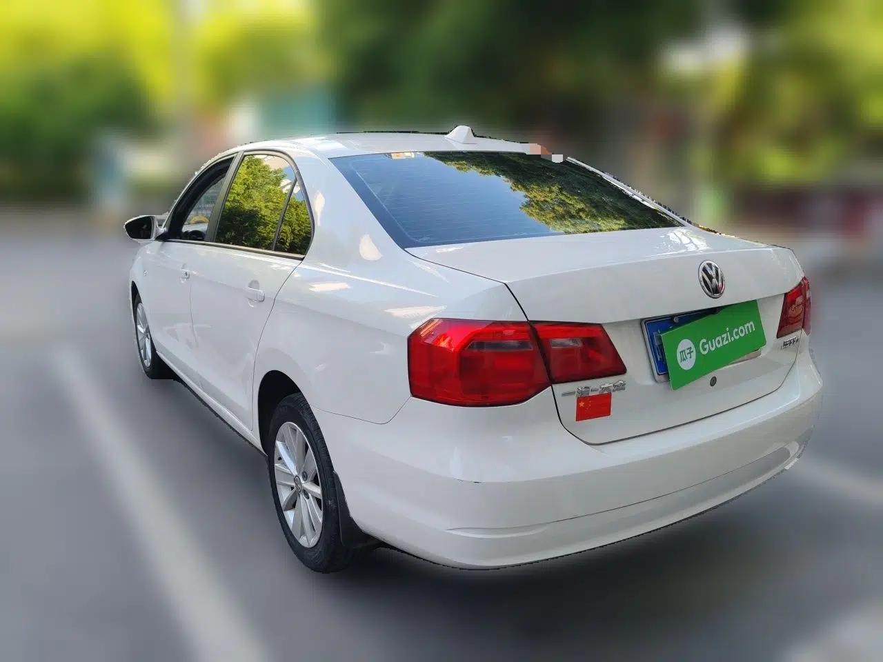 Volkswagen Jetta 2013 1.6L Manual Comfort Model — миниатюра 4