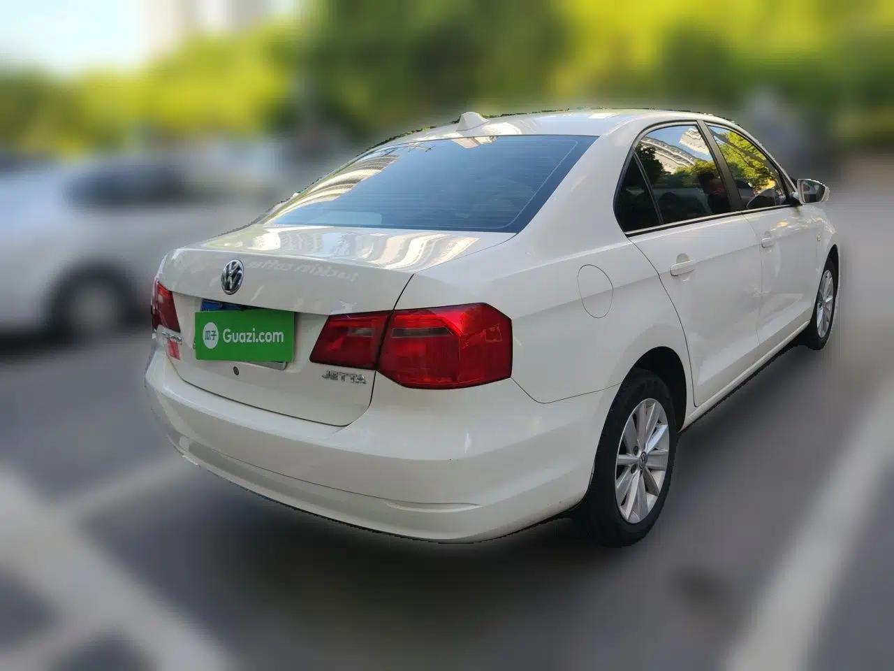 Volkswagen Jetta 2013 1.6L Manual Comfort Model — миниатюра 6