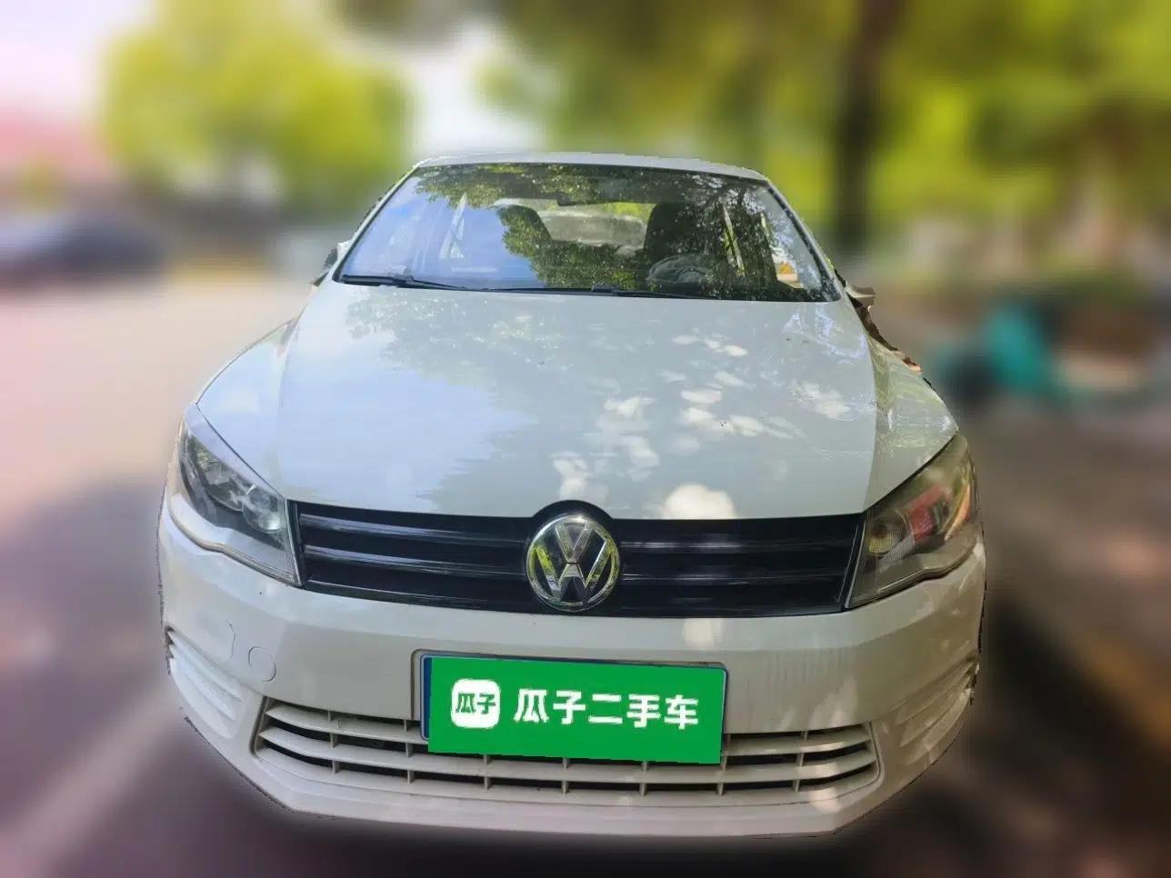 Volkswagen Jetta 2015 1.6L Manual Fashion Edition — миниатюра 2