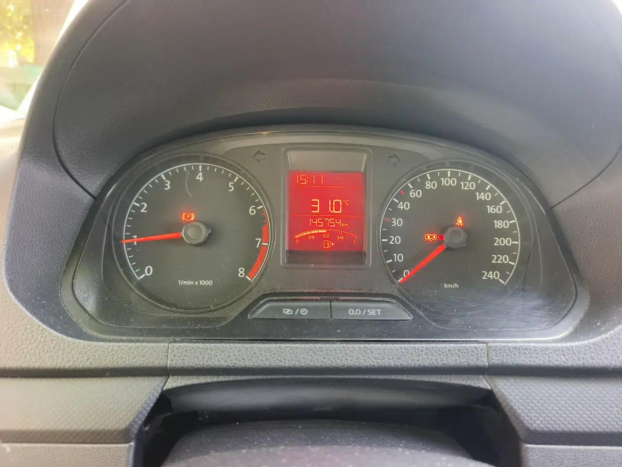 Volkswagen Jetta 2015 1.6L Manual Fashion Edition — миниатюра 12