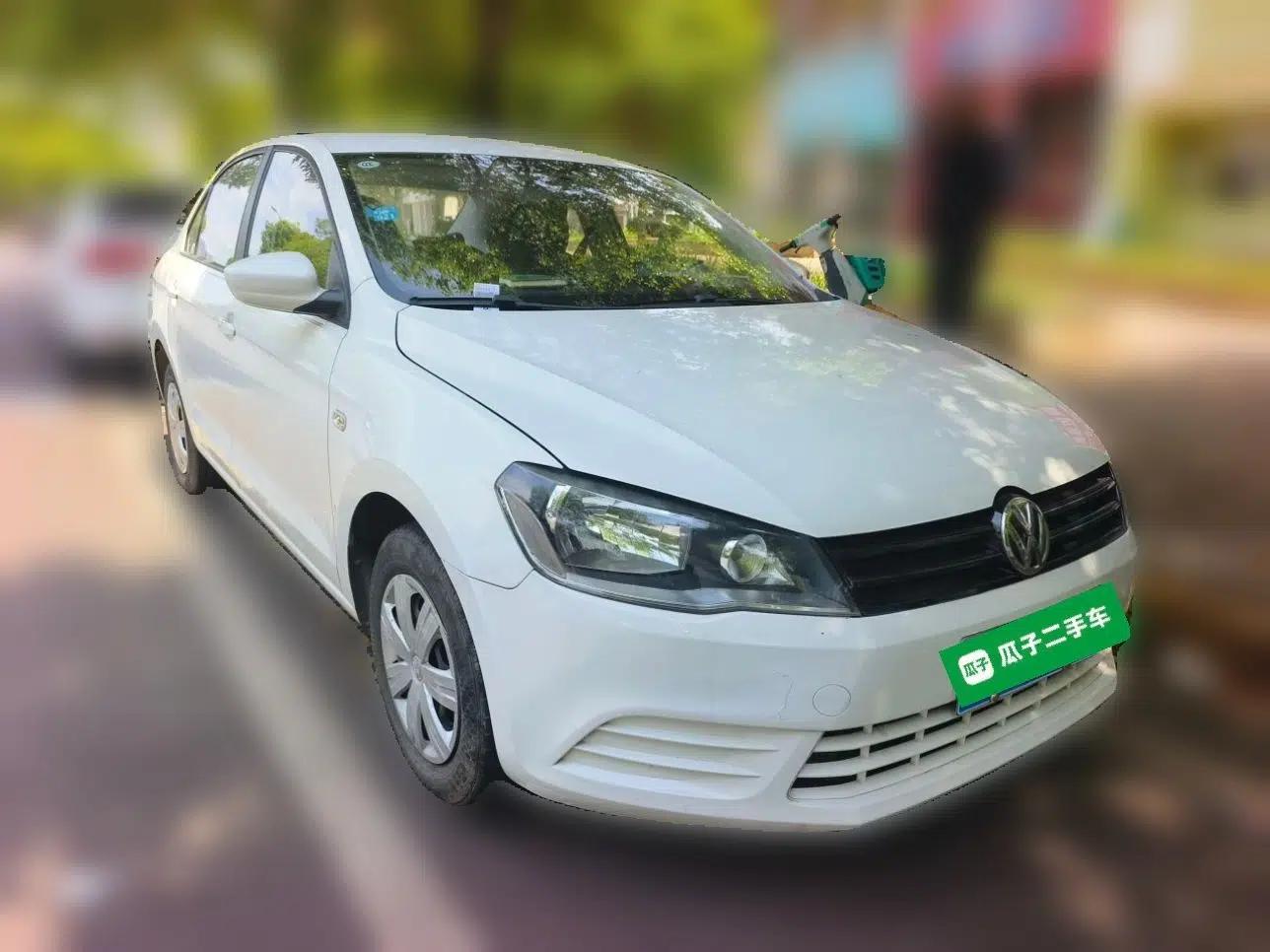 Volkswagen Jetta 2015 1.6L Manual Fashion Edition — миниатюра 3