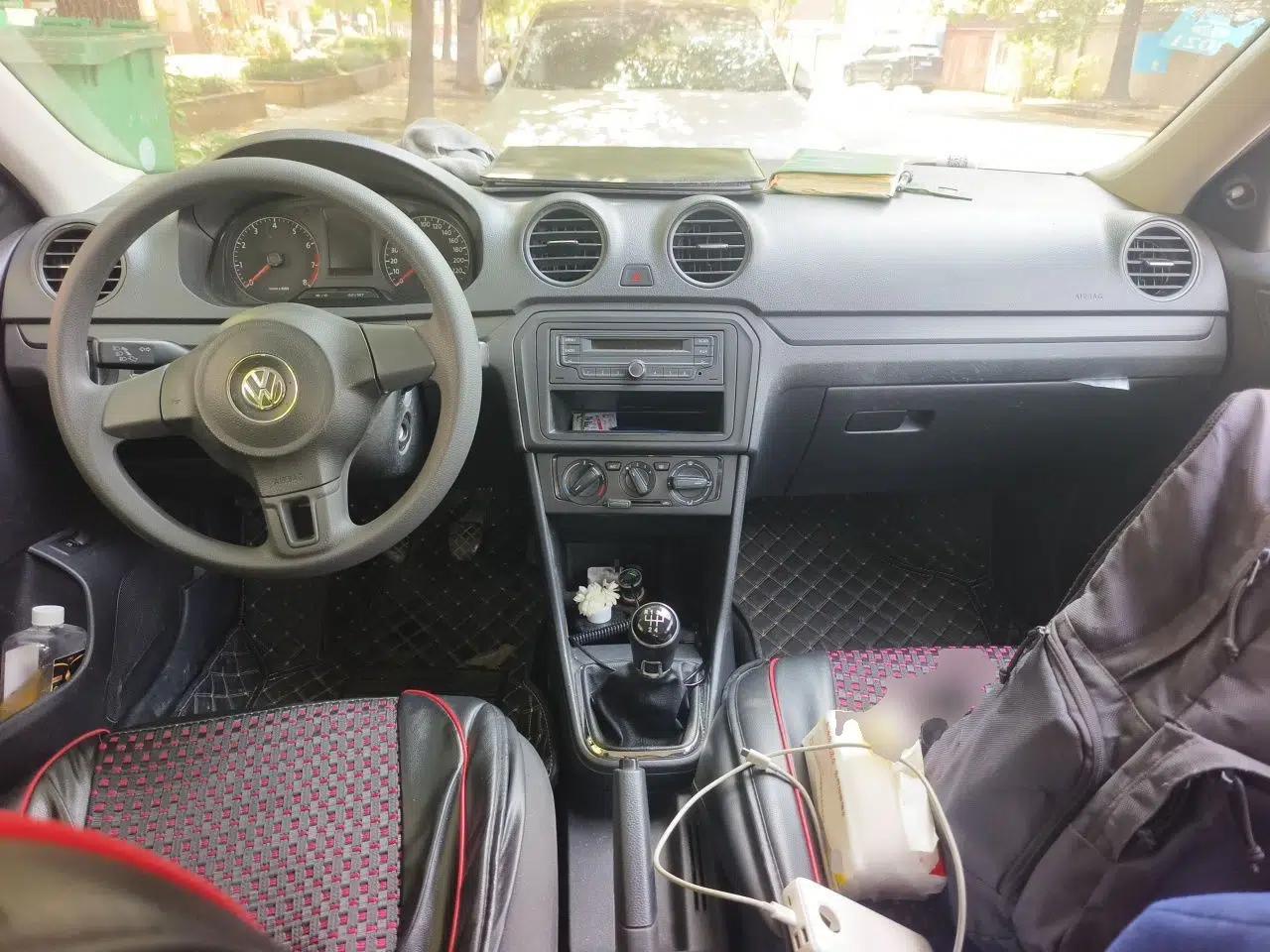 Volkswagen Jetta 2015 1.6L Manual Fashion Edition — миниатюра 10