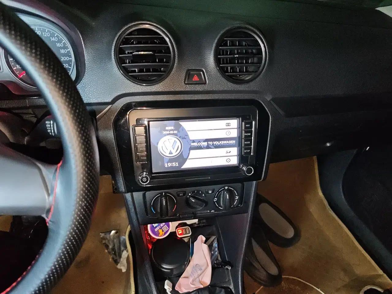 Volkswagen Jetta 2015 1.6L Manual Fashion Edition — миниатюра 14