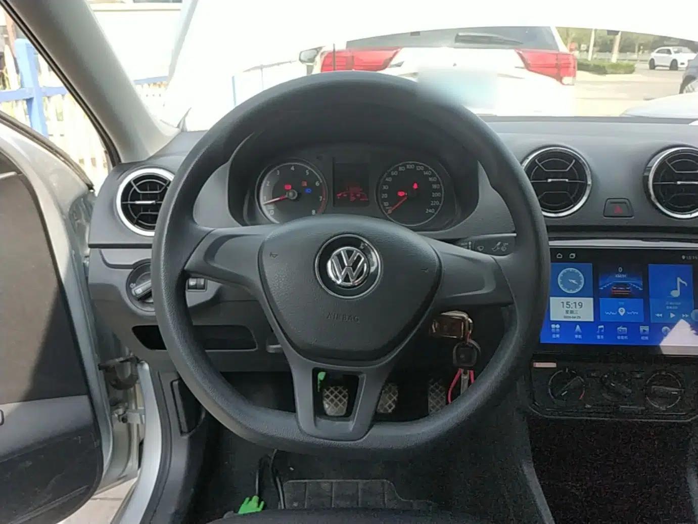 Volkswagen Jetta 2019 Dream Edition 1.4L Manual Fashion Version — миниатюра 14