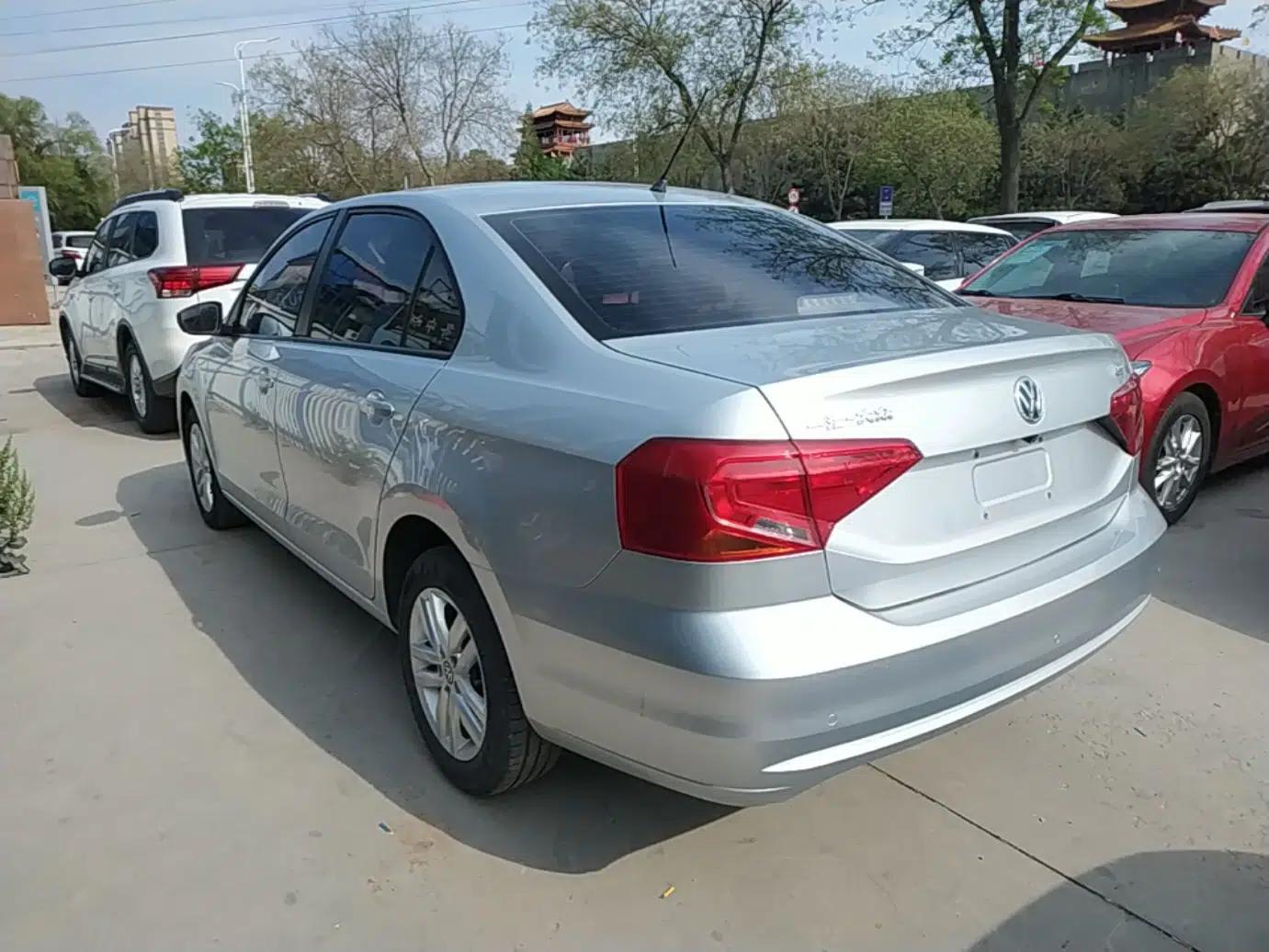 Volkswagen Jetta 2019 Dream Edition 1.4L Manual Fashion Version — миниатюра 4