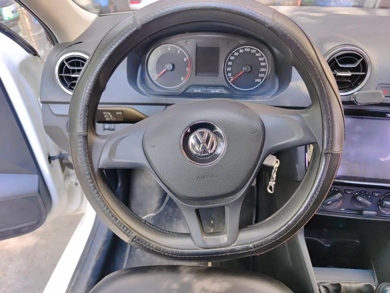 Volkswagen Jetta 2017 1.4L Manual Fashion Edition — миниатюра 11
