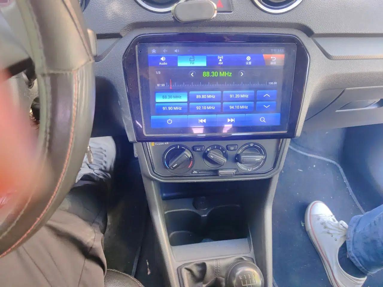 Volkswagen Jetta 2017 1.4L Manual Fashion Edition — миниатюра 14