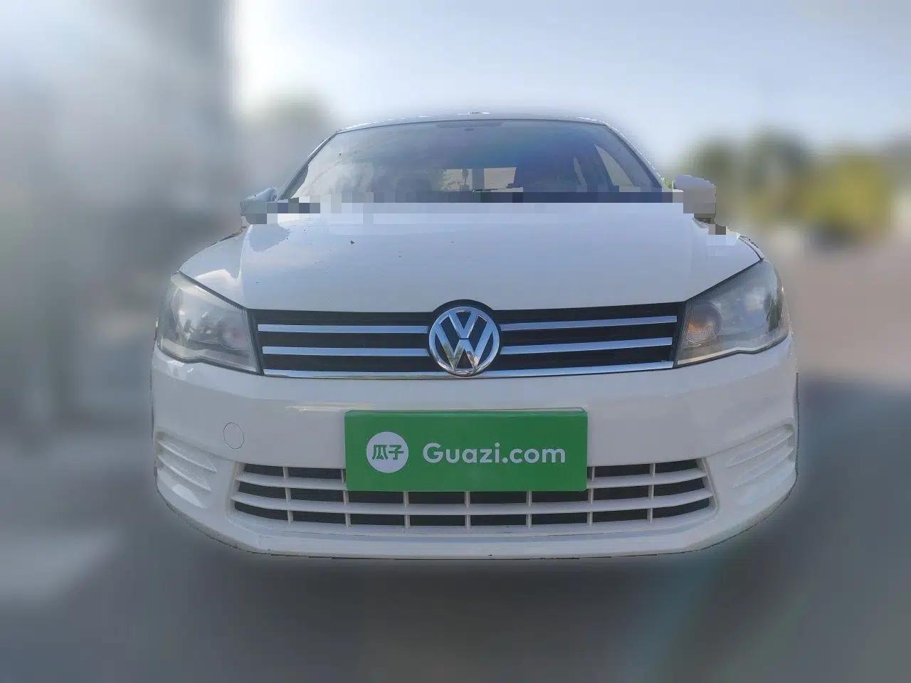 Volkswagen Jetta 2013 1.6L Manual Fashion Edition — миниатюра 2