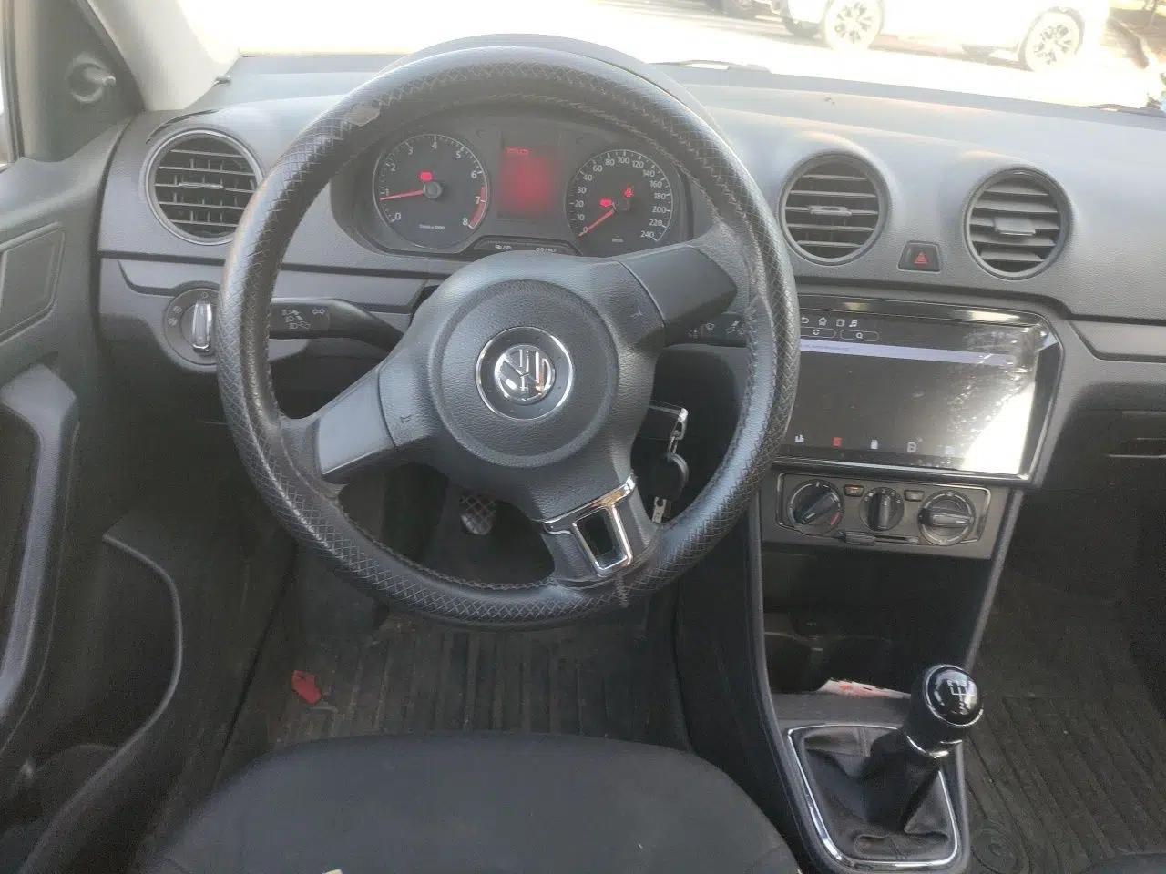 Volkswagen Jetta 2013 1.6L Manual Fashion Edition — миниатюра 11