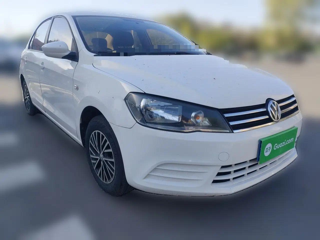Volkswagen Jetta 2013 1.6L Manual Fashion Edition — миниатюра 3
